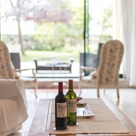 Proche De St Emilion Chambres D'hotes Avec Petit Dejeuner לינה וארוחת בוקר Bellefond